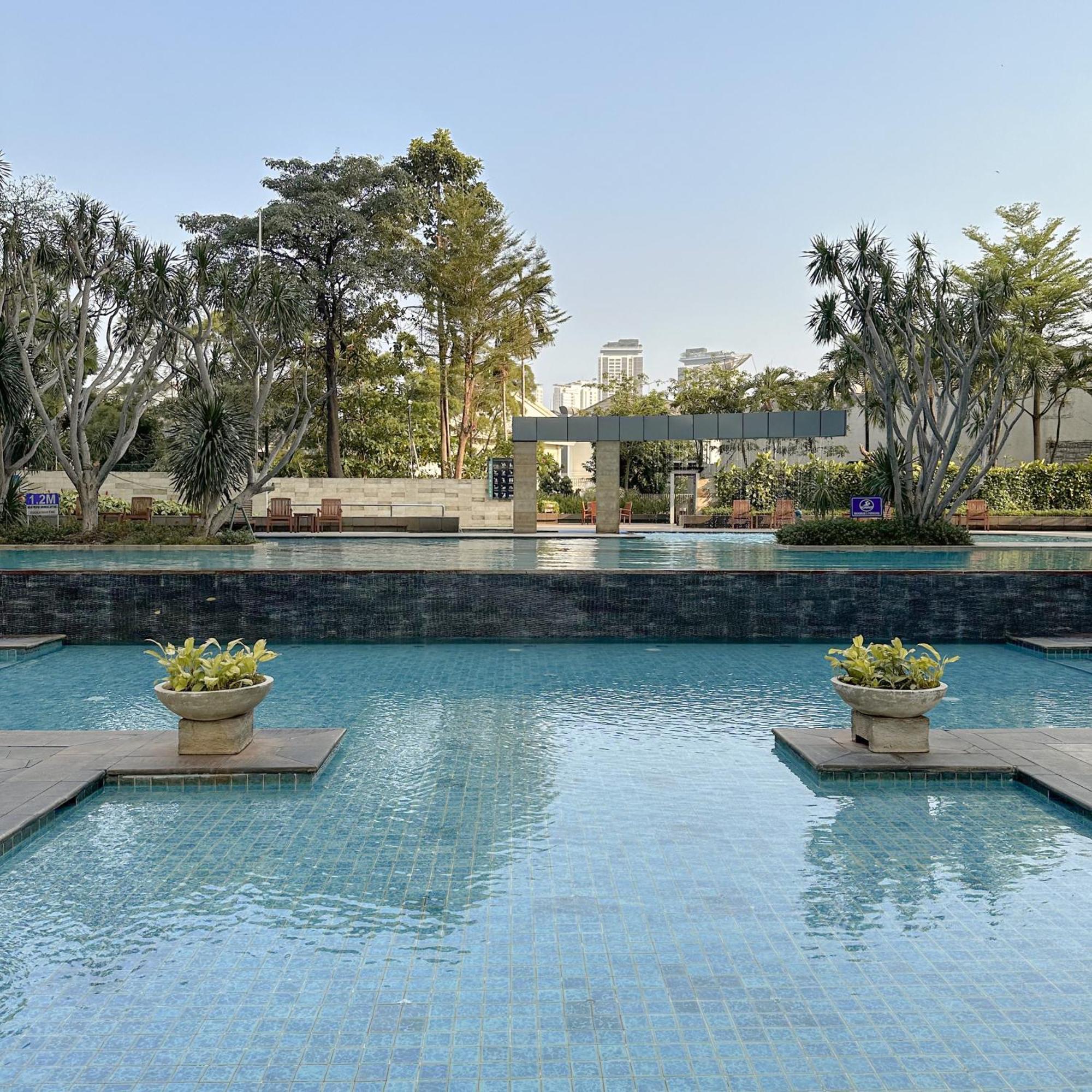 Senayan Oasis - Gym, Pool, Netflix Apartment