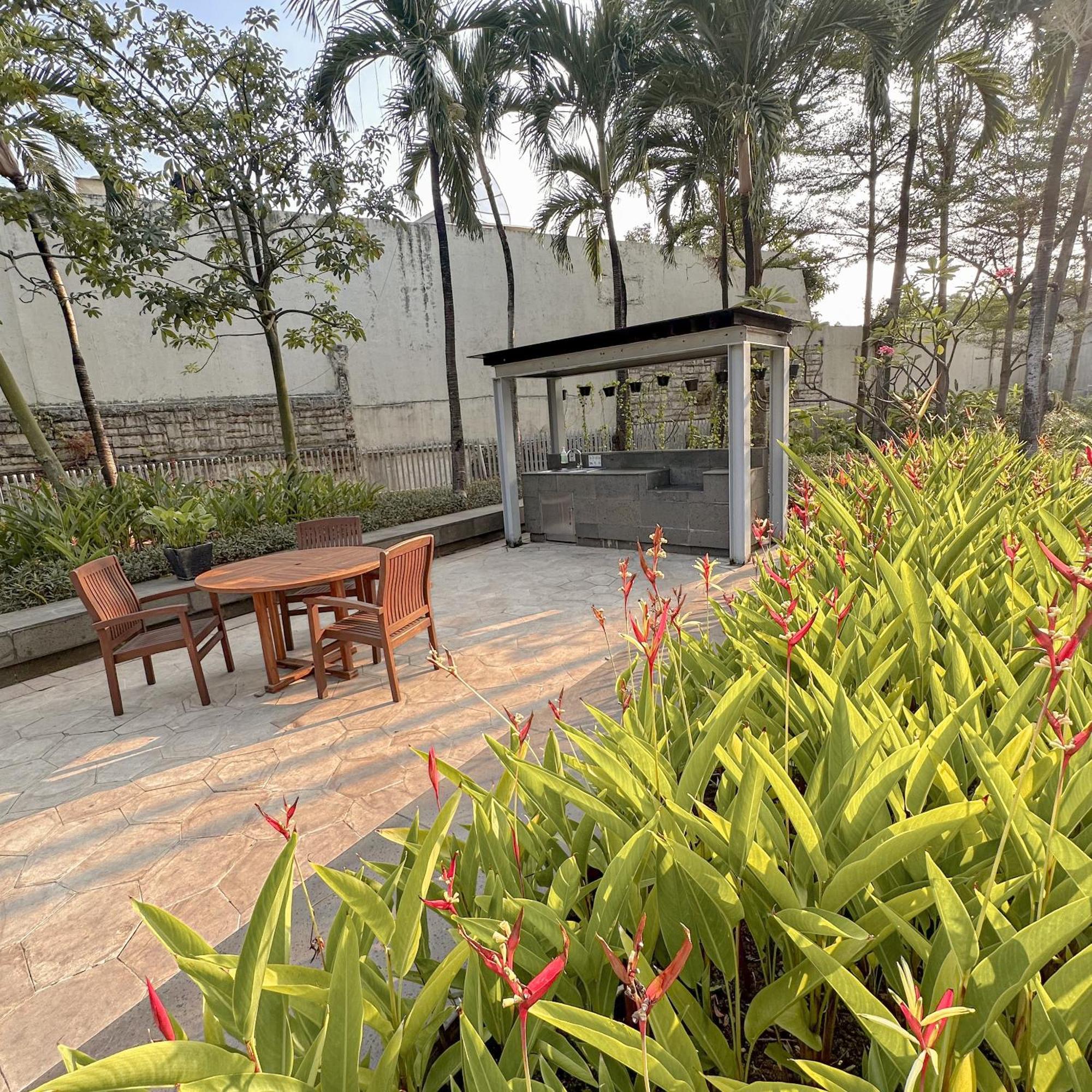 Senayan Oasis - Gym, Pool, Netflix Apartment Jakarta